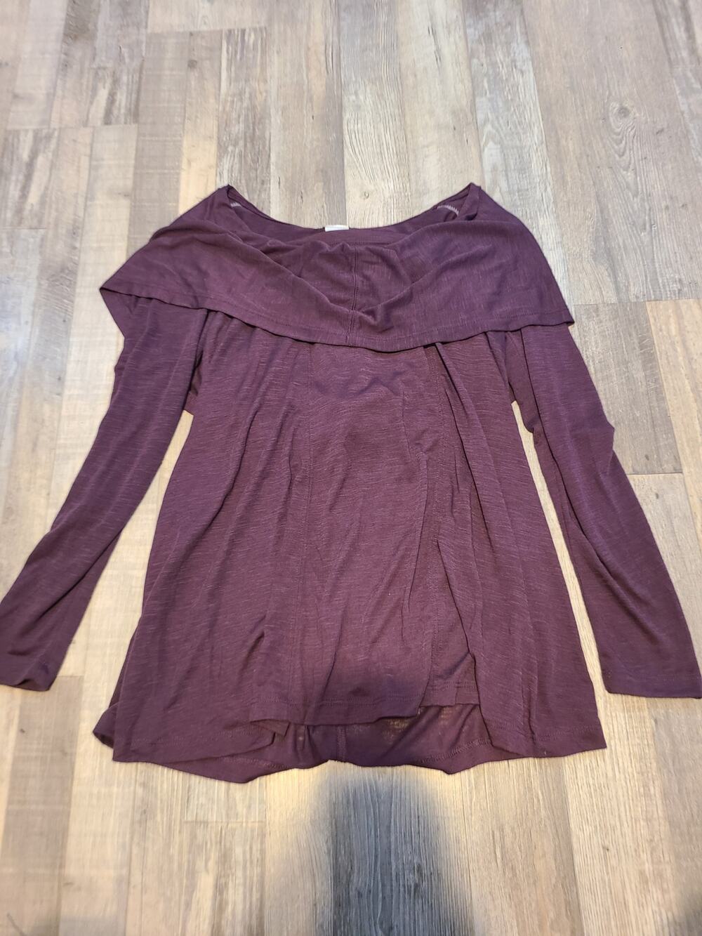 Monroe and main small women's long sleeve plum colored blouse new with tags